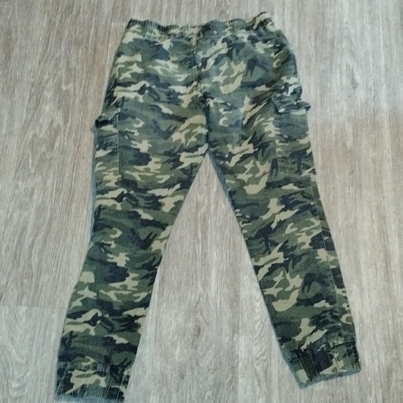 Almost Famous Camouflage Joggers size L - Picture 6 of 6